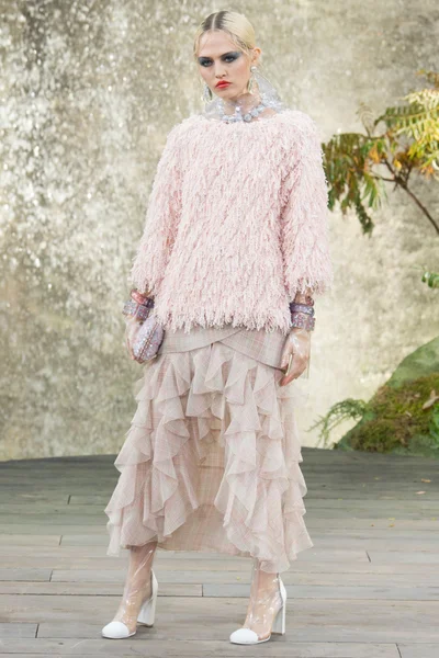 Look 29